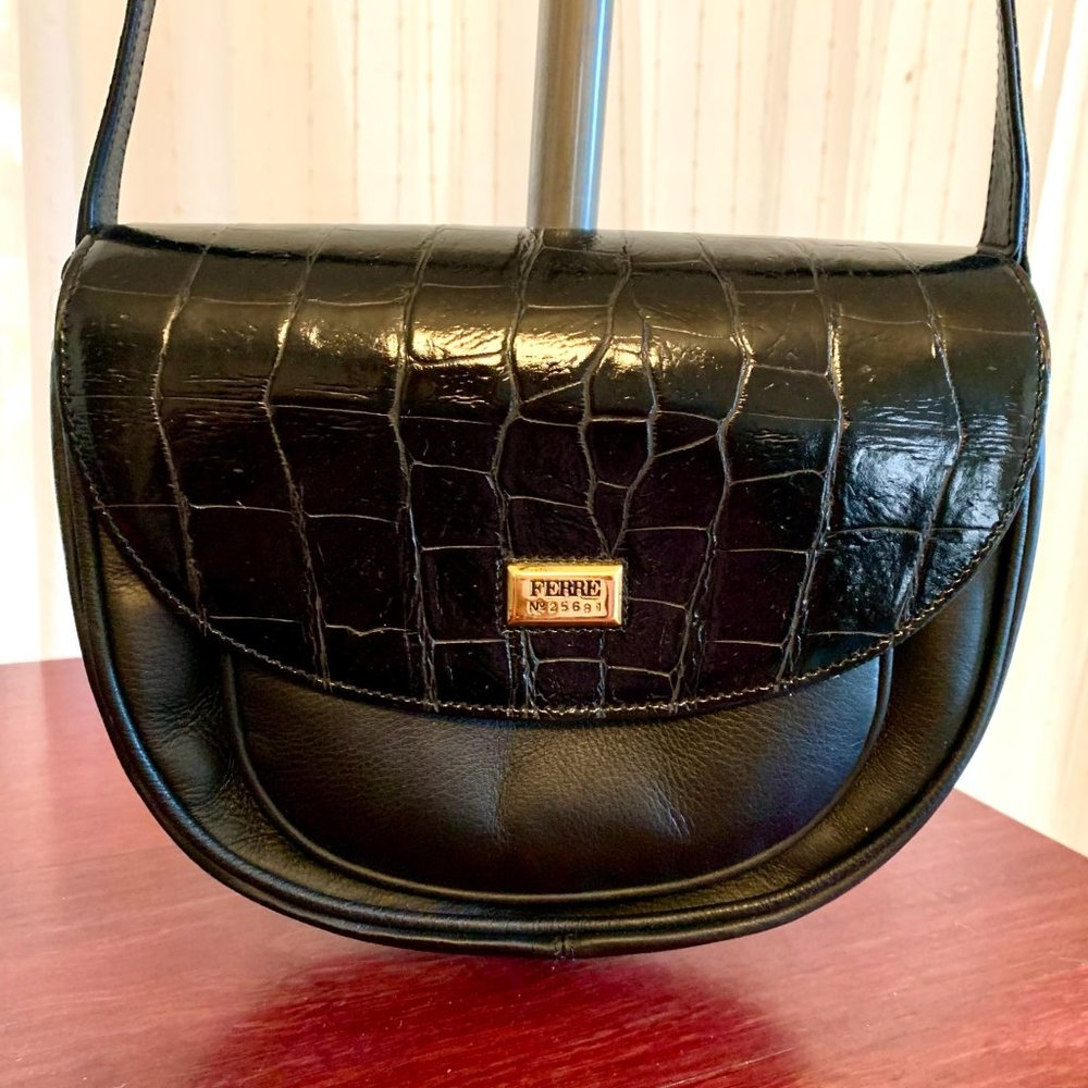 Gianfranco Ferre No25681 Black Leather Bag